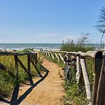Quiet Flat Near The Beach-beahost דירה *
