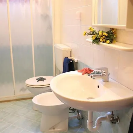 Apartment Quiet Flat Near The Beach-beahost